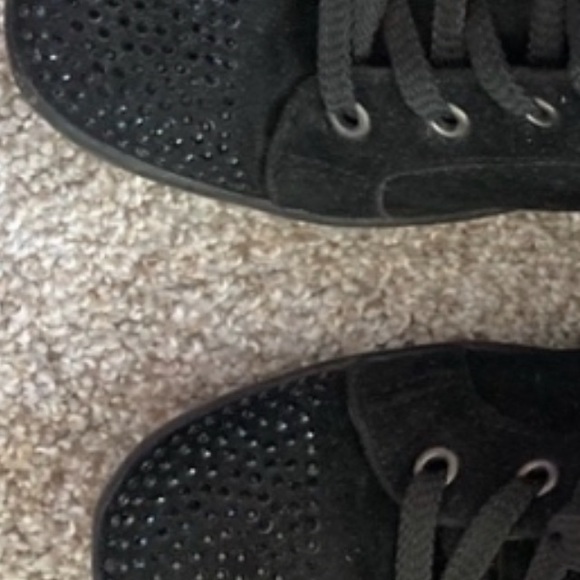 Black sneaker style with zipper and inserted heel - Picture 2 of 5